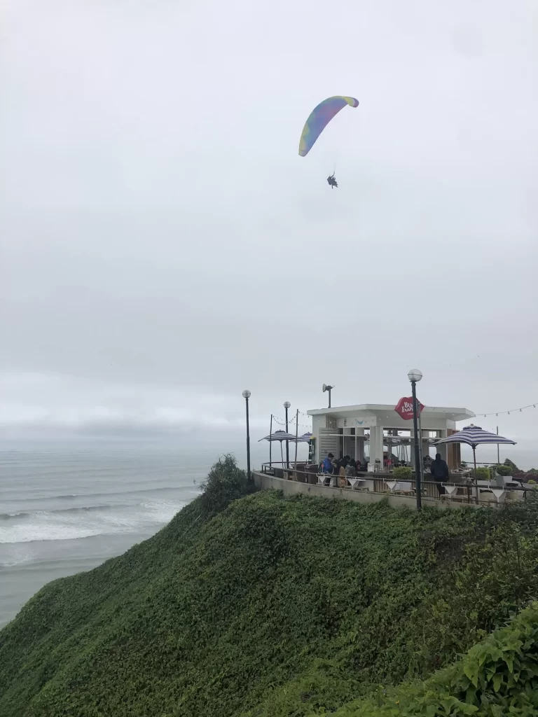 mall at the lima cliffs