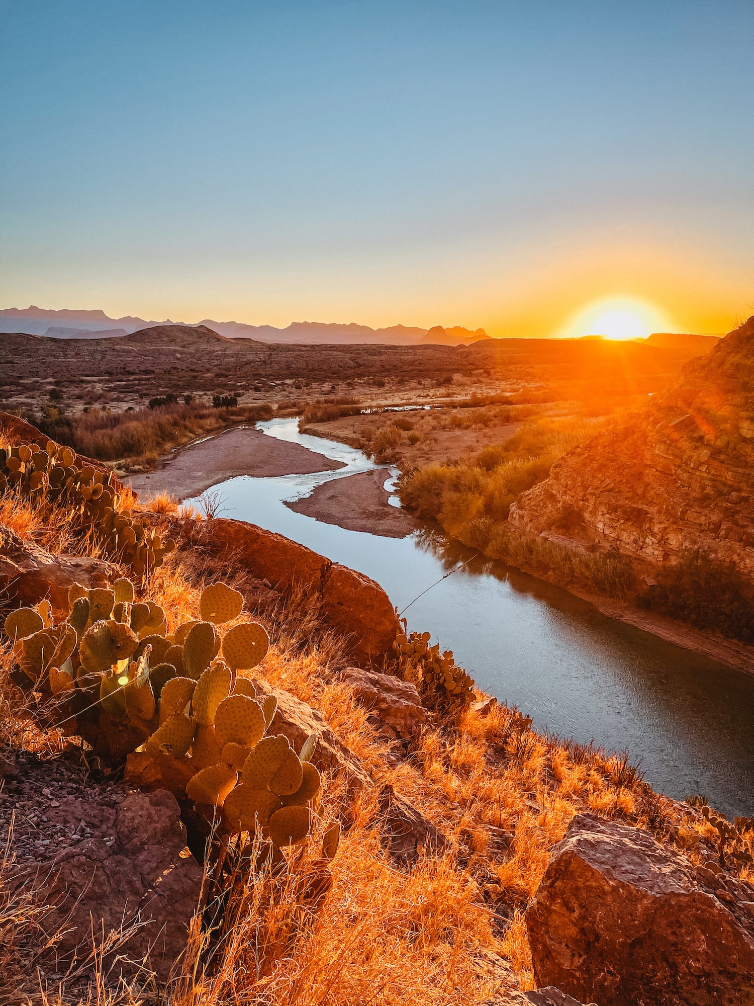 Sunrise over Boquillas canyon