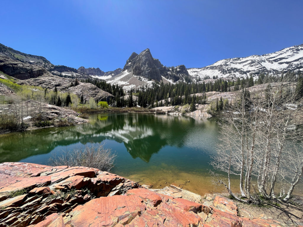 Lake Blanche trail views of the lake and Sundial Peak