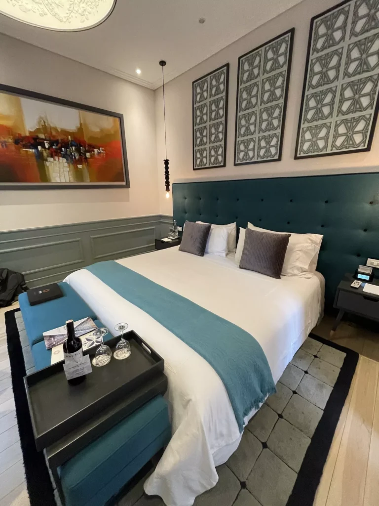 Illa hotel room