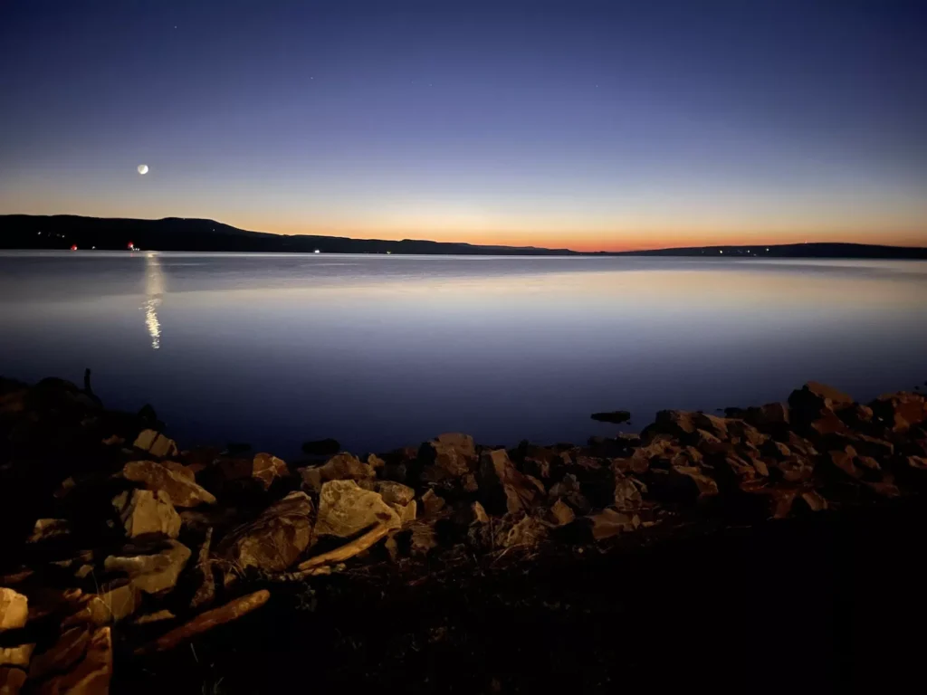 Lake Dardanelle at night
