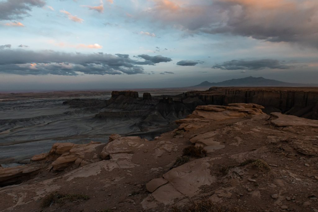 landscape views of sunset in hanksville utah
