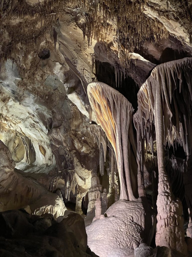 cave formations in lehman caves