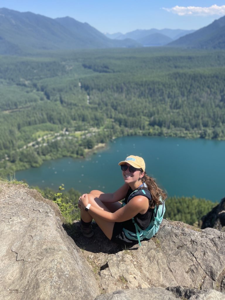 girl on rattlesnake ledge above rattlesnake lake