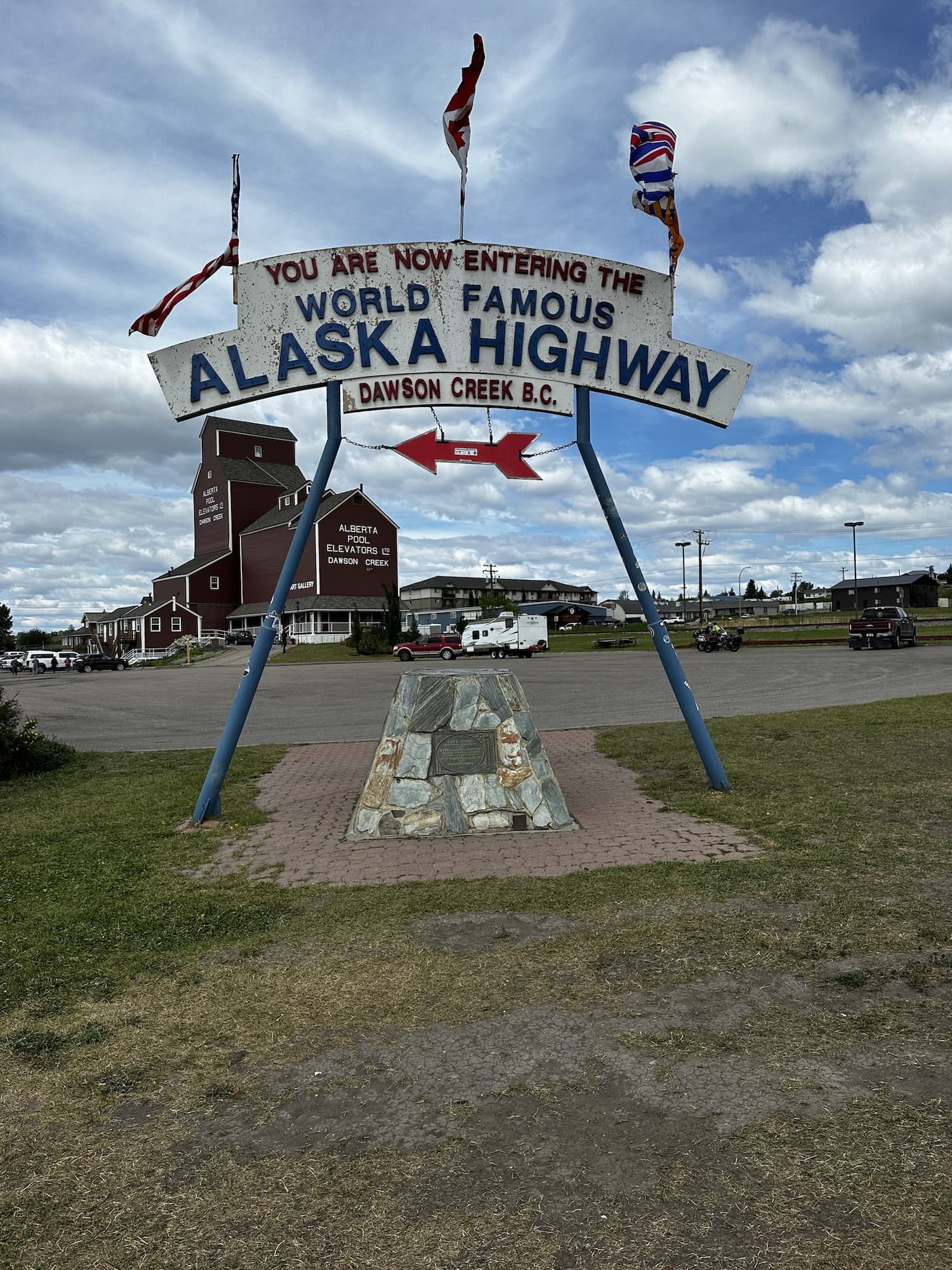 Complete Guide to Driving the Alaska Highway Lita of the Pack