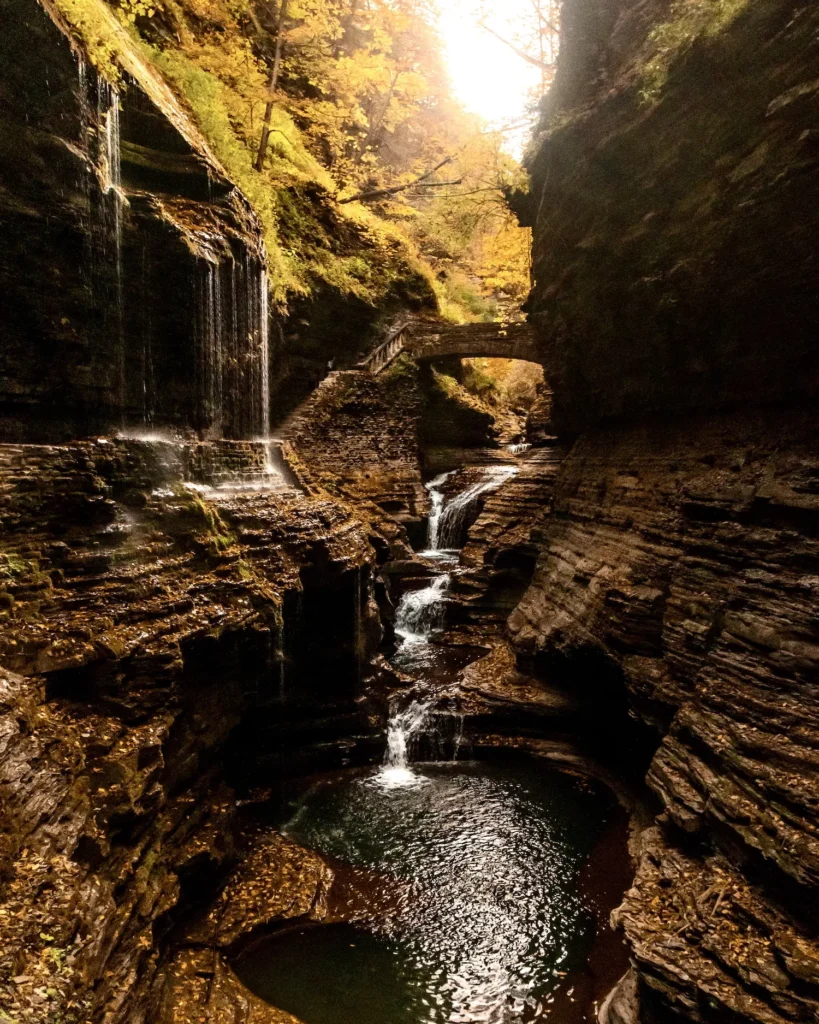 Gorge Trail with orange leaves