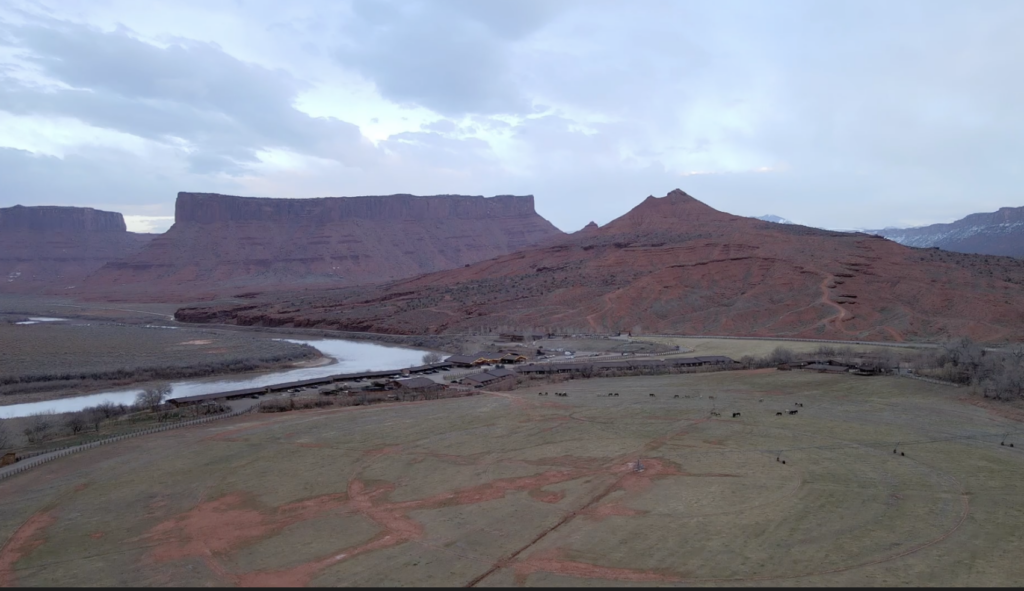 the view of red rocks at Red Cliffs Lodge
