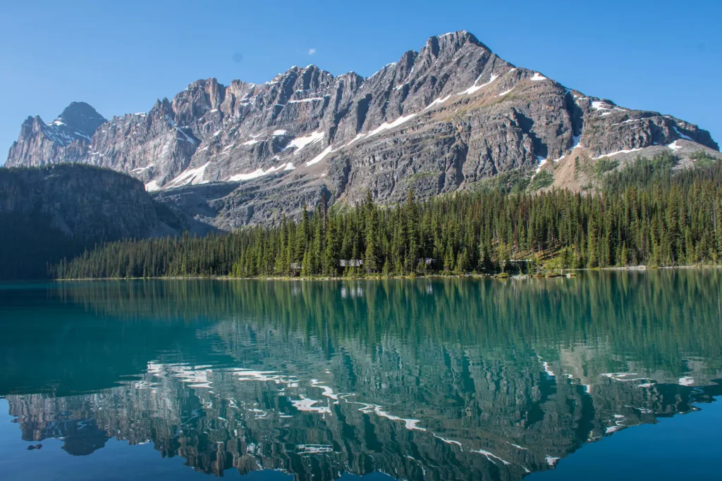 Shoreline of Lake O'Hara with reflection of the water