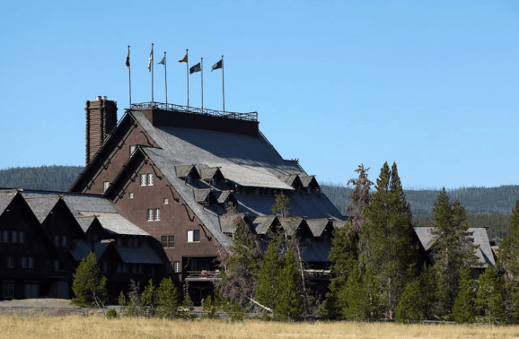 Old Faithful Inn building