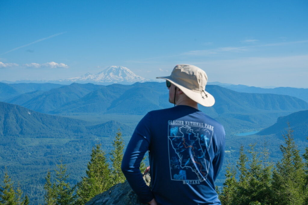 Mt Si with views of Mt Rainier